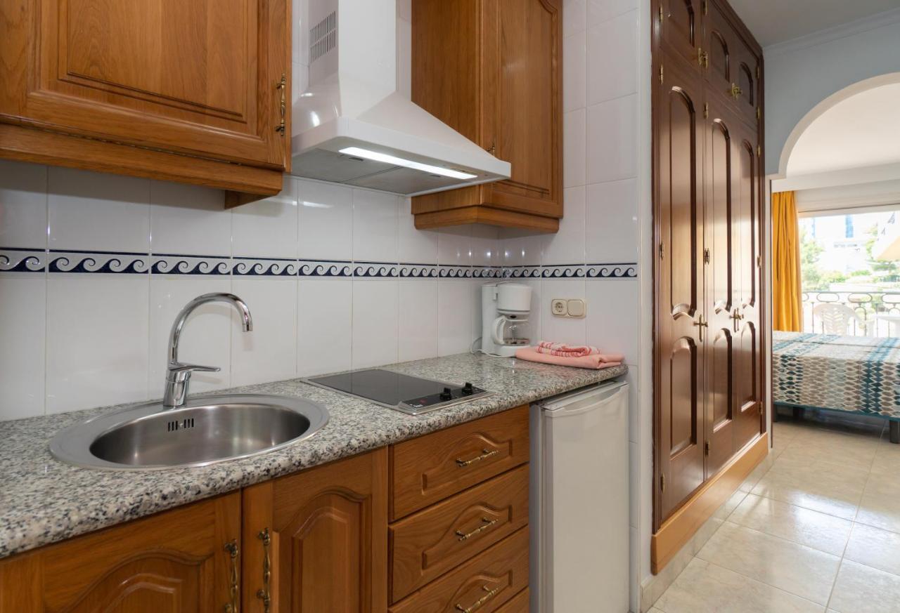 Apartamentos Leonor Carihuela Torremolinos Eksteriør billede