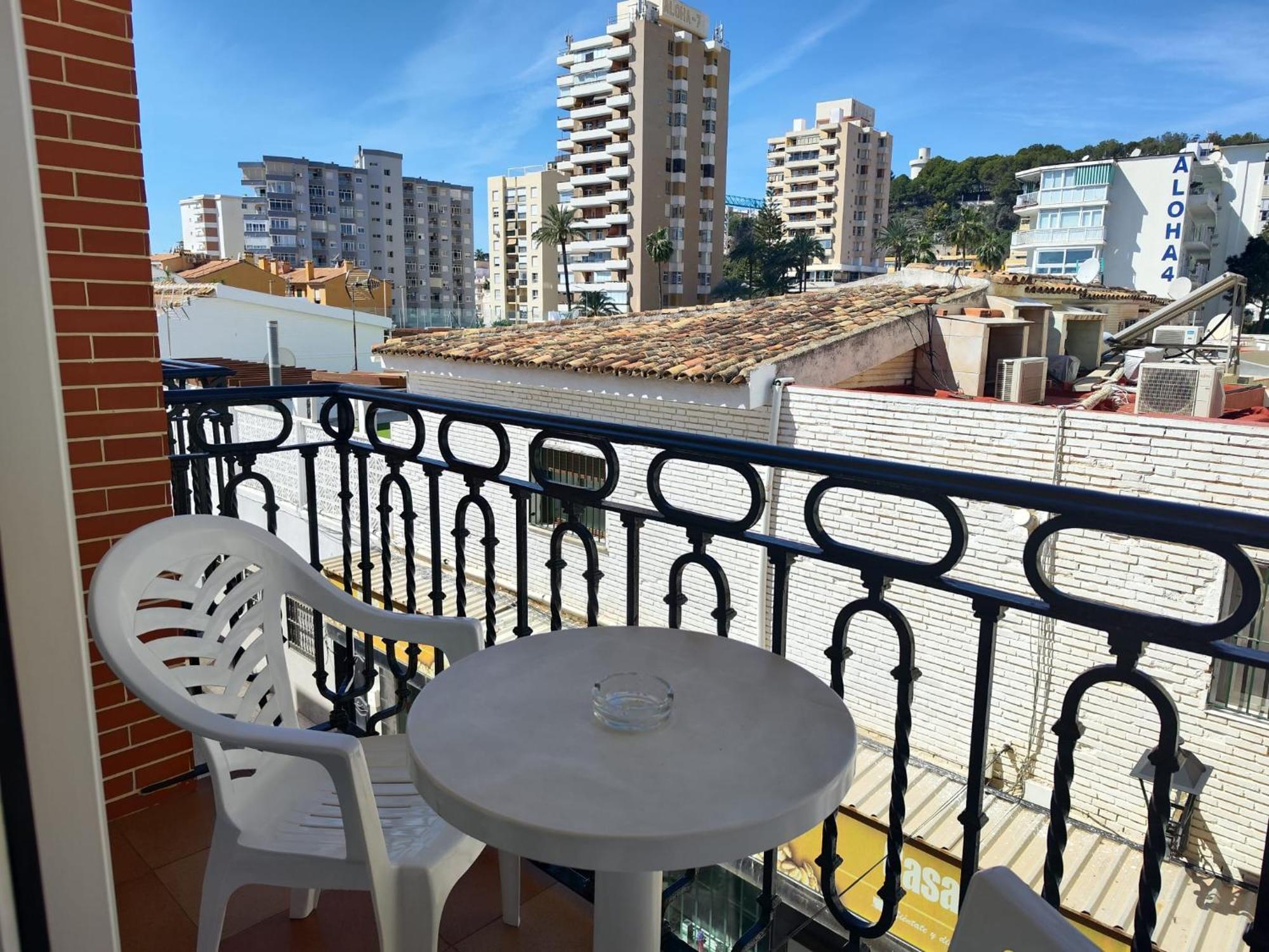 Apartamentos Leonor Carihuela Torremolinos Eksteriør billede