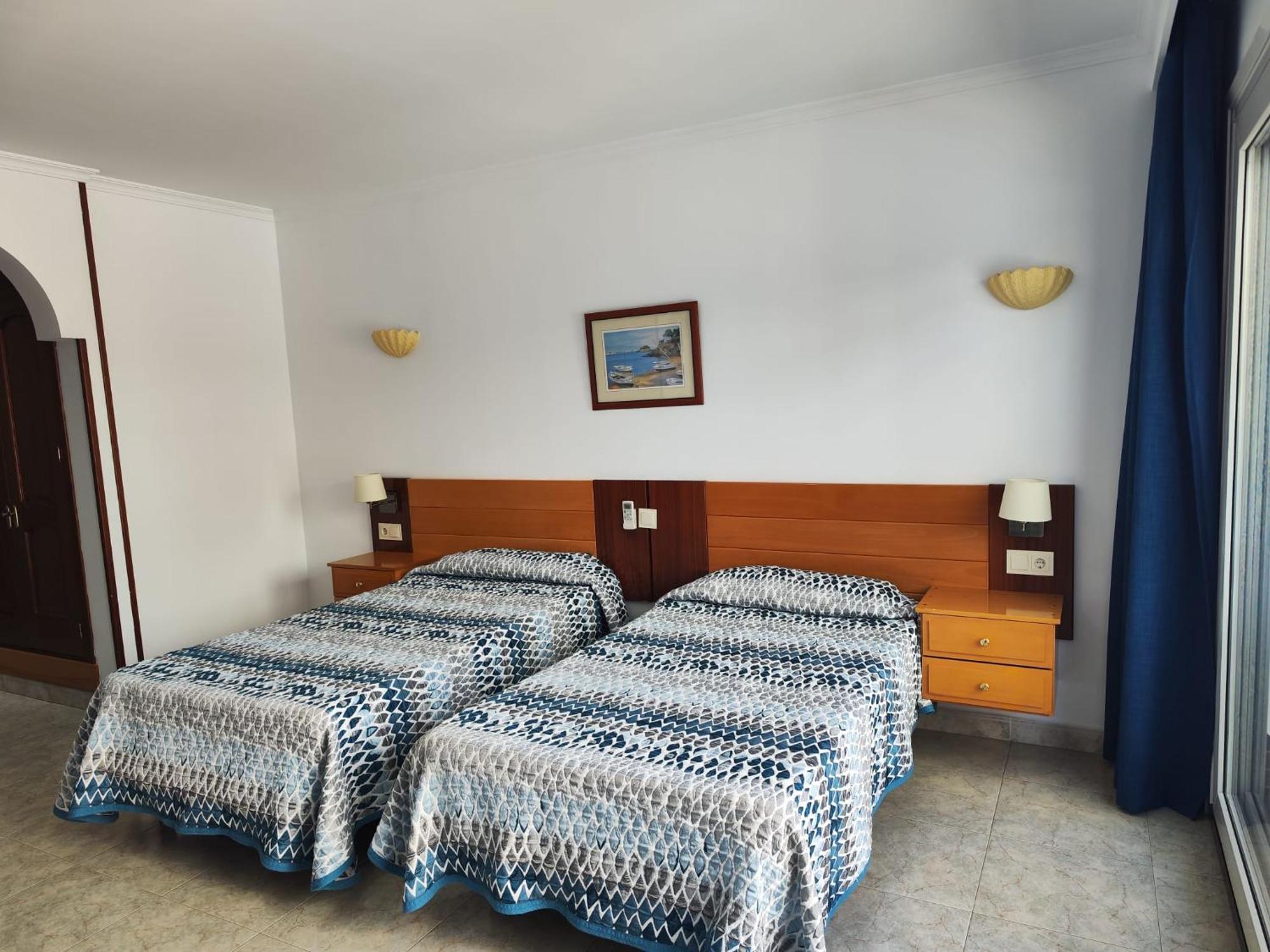 Apartamentos Leonor Carihuela Torremolinos Eksteriør billede