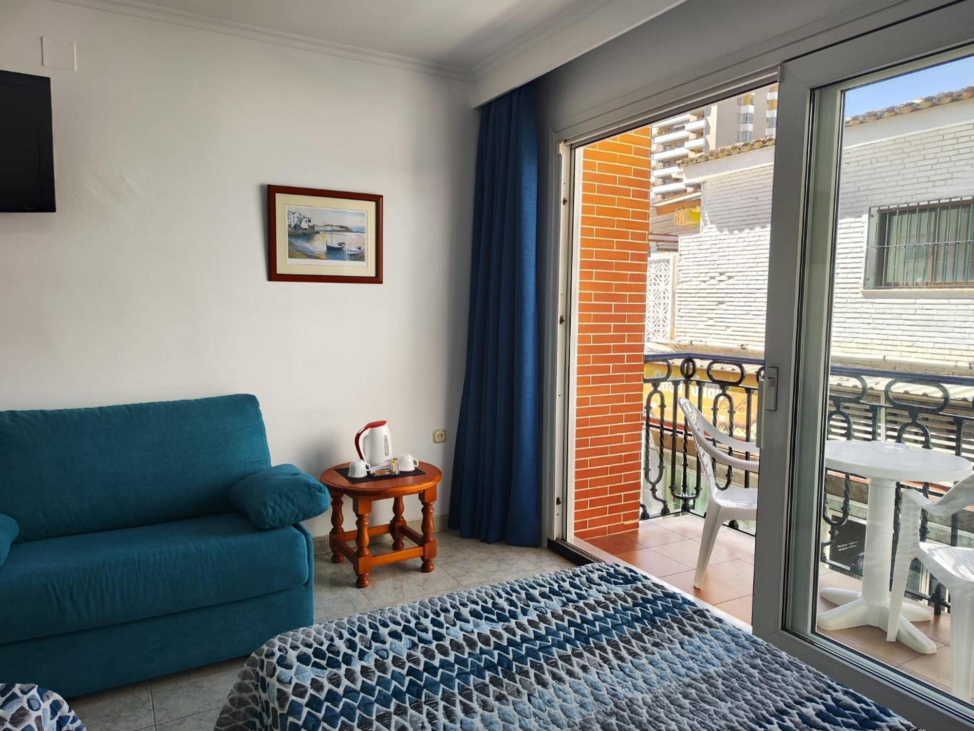 Apartamentos Leonor Carihuela Torremolinos Eksteriør billede