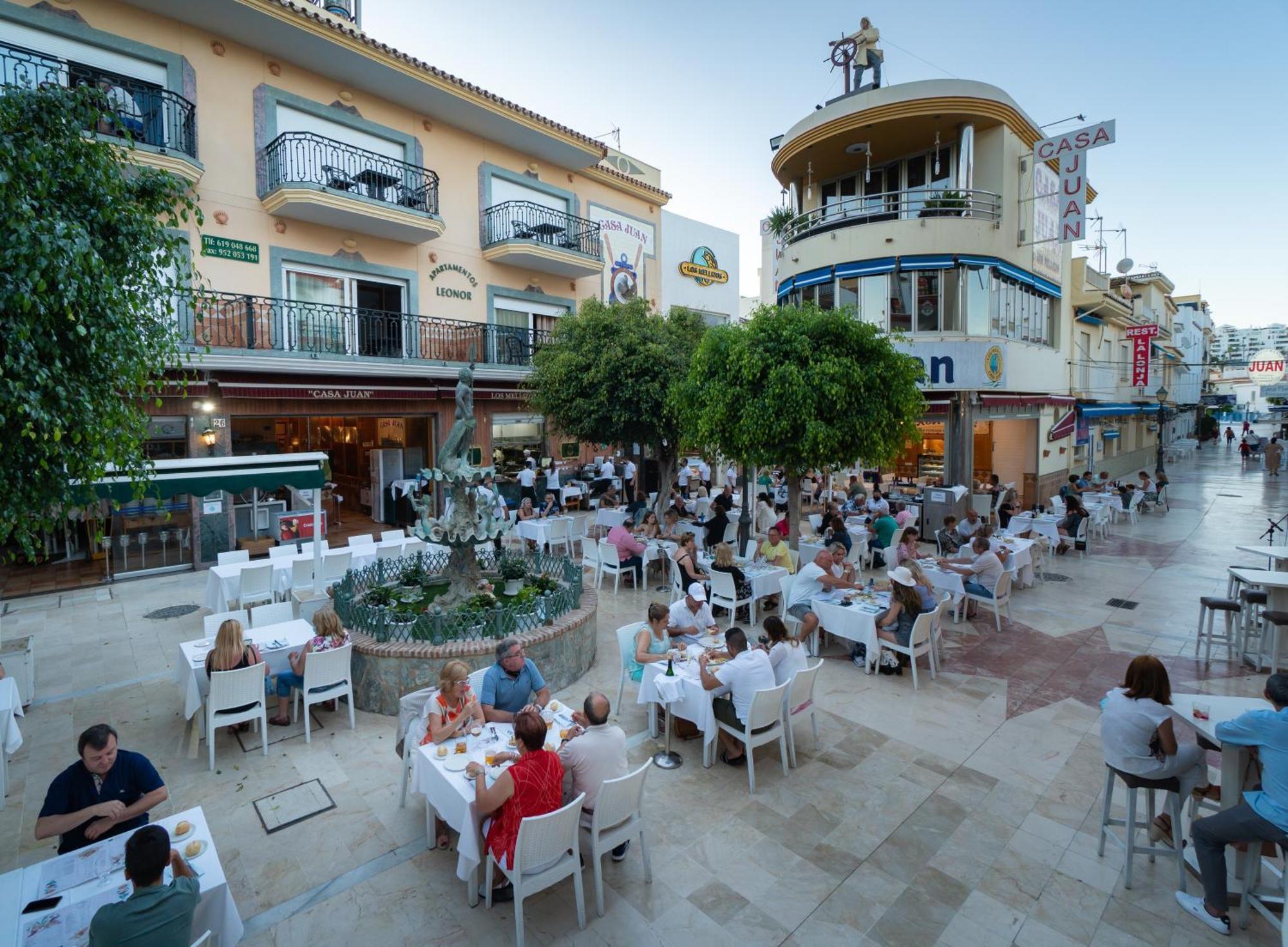 Apartamentos Leonor Carihuela Torremolinos Eksteriør billede
